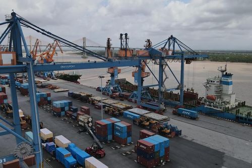 Gỡ 'nút thắt' kết nối trong logistics
