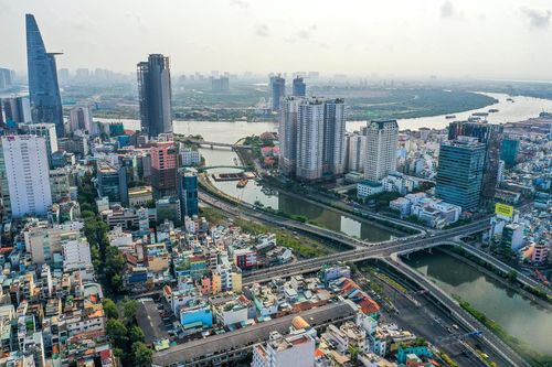 Giải 'bài toán ngược' thoát bẫy thu nhập trung bình