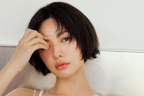 Vì sao đôi môi của 'mỹ nhân đẹp nhất thế giới' gây tranh luận?