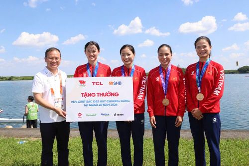 Những tay chèo 'nhỏ bé' và tấm HCĐ của ý chí Việt Nam