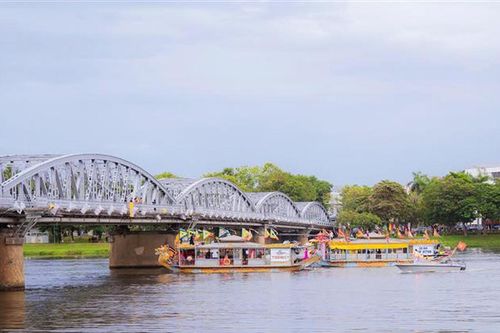 Phát triển sản phẩm mới, hoàn thiện hạ tầng để 'giữ chân' du khách
