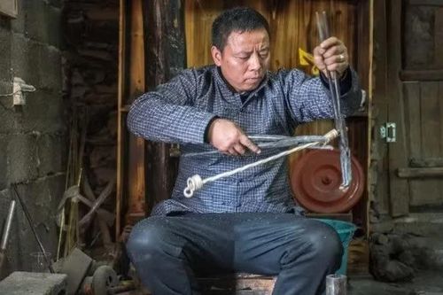 Sáng 24/9, giá bạc thế giới giảm mạnh