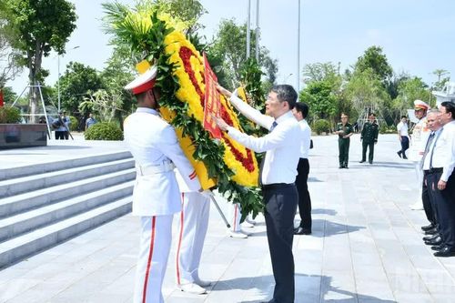 Thủ tướng Lê Minh Hưng dâng hương tại Khu di tích quốc gia đặc biệt Bến K15