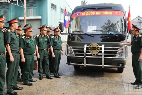 Nghiệm thu, bàn giao xe ô-tô bảo đảm cho các đội tìm kiếm, quy tập hài cốt liệt sĩ