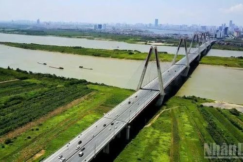 Hà Nội: Thí điểm điều chỉnh tốc độ trên cầu Nhật Tân từ ngày 27/9