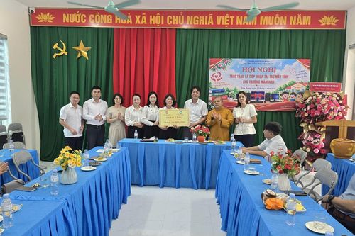 Thanh Hóa: Trao yêu thương, thắp sáng những ước mơ đến trường