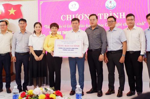 Năm học 2026-2027, Quỹ Thiện Tâm trao tặng 356 bộ máy vi tính cho 17 trường học tại Đà Nẵng