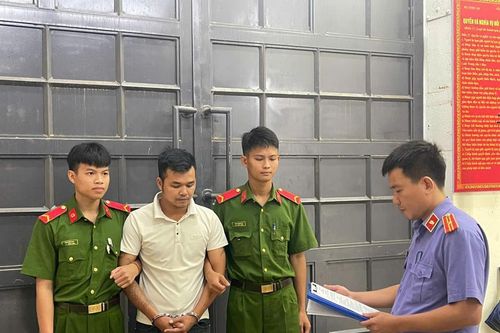 Khởi tố 'con nghiện' kiêm con buôn