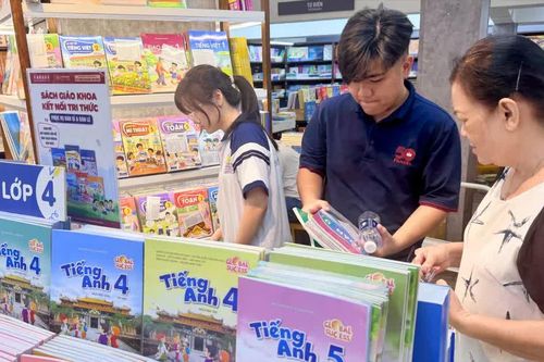 Minh bạch câu chuyện phân phối sách giáo khoa
