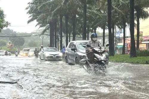 Thời tiết Trung thu: Hà Nội nắng gián đoạn, TPHCM có nơi mưa rất to