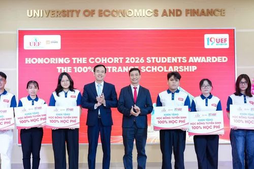 Trao 30 tỷ đồng học bổng cho tân sinh viên