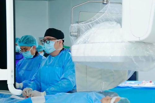 Đau đầu dữ dội, phát hiện túi phình động mạch cảnh nguy hiểm