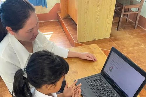 Trường học số vùng khó: Tìm giải pháp lấp 'khoảng trống'