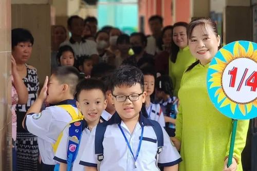 TPHCM công bố chi tiết các khoản thu dịch vụ trong trường công lập