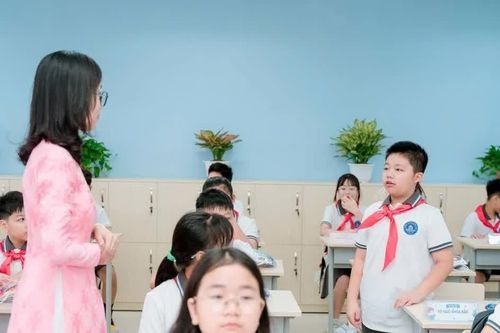 Phát triển con người và kỹ năng số để làm chủ công nghệ