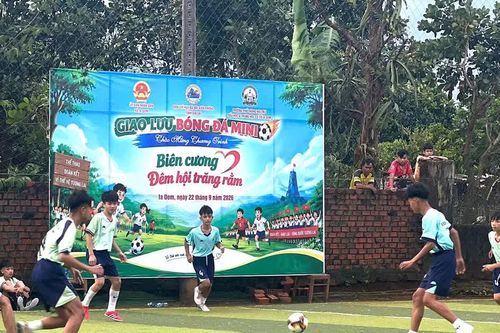 Niềm vui từ những trái bóng mới