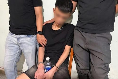 Bắt đối tượng cất giấu 13.666 viên ma túy dạng 'kẹo' để bán kiếm lời