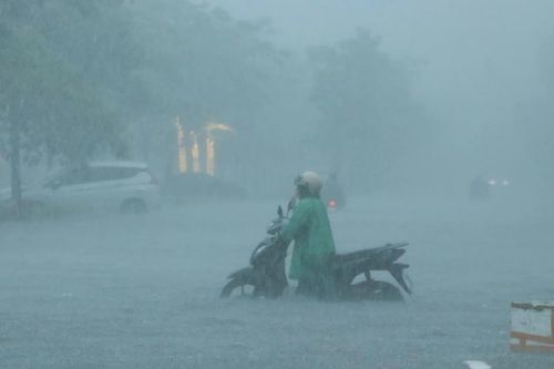 Mưa lớn ở miền Trung diễn biến bất ngờ