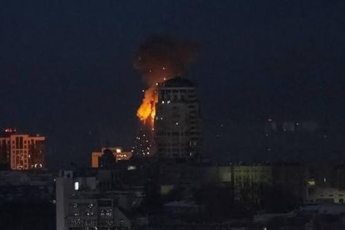Kiev hứng 'mưa' tên lửa từ Nga, ông Zelensky kêu gọi Mỹ gia tăng sức ép