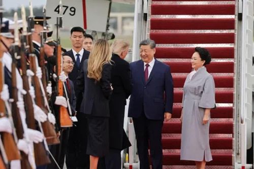 Oanh tạc cơ, tiêm kích bay chào mừng ông Tập Cận Bình thăm Mỹ