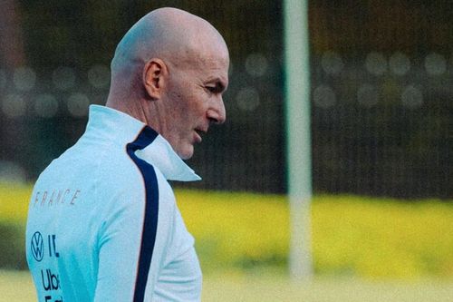 Zidane ra mắt tuyển Pháp: Zizou và câu chuyện tình với 'Les Bleus'