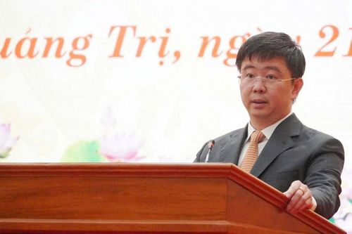 Tân Chủ tịch tỉnh Quảng Trị đề nghị không đến thăm, tặng hoa chúc mừng