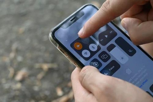 Sự thật mẹo bật chế độ máy bay giúp điện thoại sạc nhanh hơn