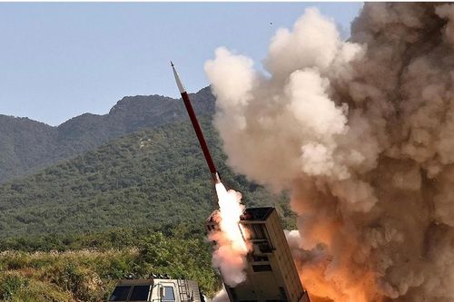 Triều Tiên bắn thử nghiệm đạn rocket bay xa tới 115km