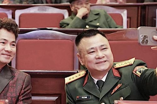 3 cặp nghệ sĩ Việt tri kỷ hiếm có khó tìm: Người là Đại tá, người làm Cục trưởng