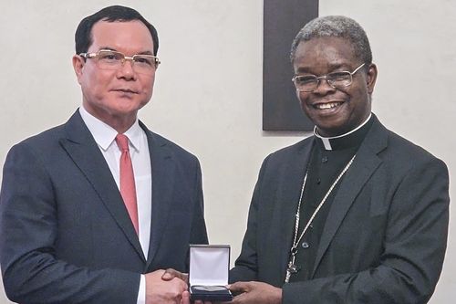 Bộ trưởng Dân tộc và Tôn giáo thăm, làm việc tại Bộ Truyền giáo của Tòa thánh Vatican