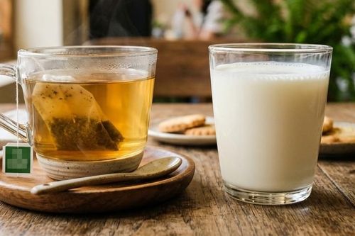 Trà hay sữa tốt cho xương hơn?