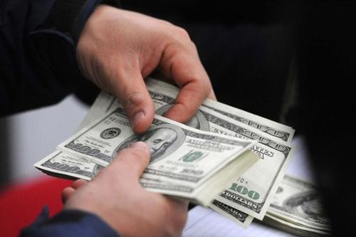 VN-Index giảm xuống 1.775 điểm, một cổ phiếu ngược dòng nhờ thỏa thuận tỷ USD