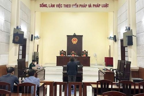 Viện kiểm sát Quân sự khu vực 72 kiểm sát xét xử vụ án 'Tàng trữ, sử dụng trái phép chất độc'