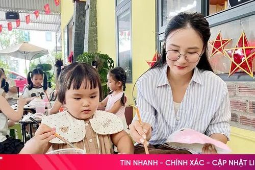 Cùng con đón mùa trăng tuổi thơ
