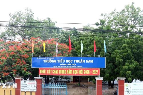 Mưa lũ kéo dài, nhiều trường ở Khánh Hòa cho học sinh nghỉ học