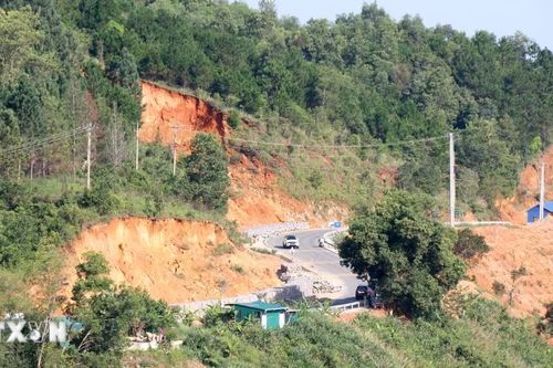 Xử lý nghiêm công trình vi phạm hành lang an toàn dọc tuyến Quốc lộ 28B