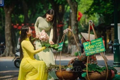Festival Thu Hà Nội - từ sắc thu riêng có đến 'hành trình cảm xúc'