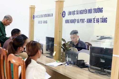 Dịch vụ công trực tuyến: Từ hạ tầng số đến tiện ích cho người dân Phú Thọ