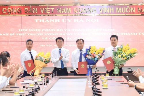 Hà Nội công bố các quyết định về công tác cán bộ