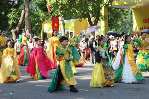 Festival Thu Hà Nội dời lịch sang tháng 10, hé lộ loạt không gian đặc sắc