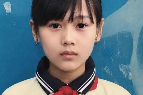 Phương Oanh khoe ảnh thời học sinh, 2 'bản sao' bên cạnh mới đáng chú ý