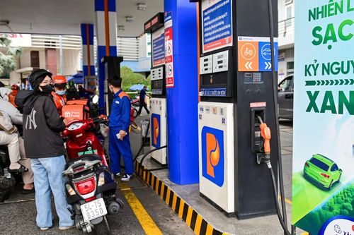 Giá xăng dầu đồng loạt tăng, xăng E10 RON 95 lên 27.087 đồng/lít