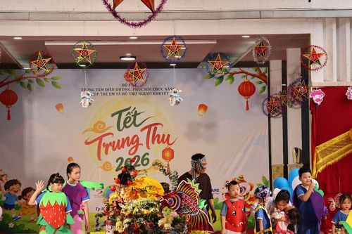 Ấm áp Lễ hội Trăng rằm dành cho hơn 200 trẻ em tại TP.HCM