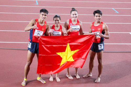 Quách Thị Lan cùng đồng đội giành HCĐ tiếp sức 4x400m hỗn hợp tại ASIAD 20