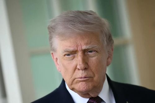 Ông Trump bán đi hàng chục triệu USD cổ phiếu công nghệ Mỹ chỉ trong một tháng