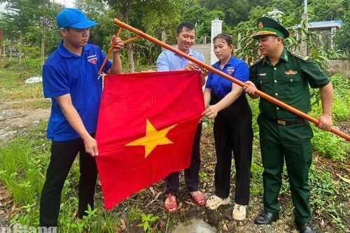 Tuổi trẻ Biên phòng Hà Tiên chung sức xây dựng vùng biên