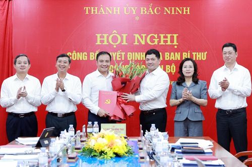 Đồng chí Đào Thanh Trường, Ủy viên Ban Thường vụ Thành ủy được bầu giữ chức Phó Chủ tịch UBND thành phố Bắc Ninh