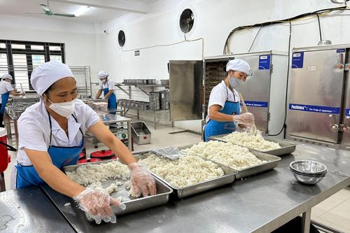 Cần khẩn trương ổn định bữa ăn bán trú cho học sinh
