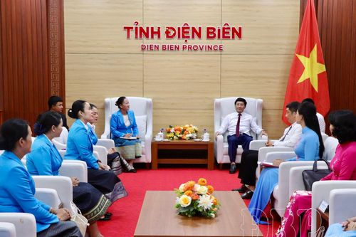 Hội Liên hiệp Phụ nữ 3 tỉnh Bắc Lào chào xã giao Thường trực Tỉnh ủy Điện Biên