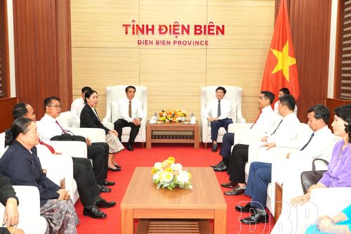 Thường trực Tỉnh ủy Điện Biên tiếp xã giao Đoàn công tác Liên hiệp Công đoàn 5 tỉnh Bắc Lào